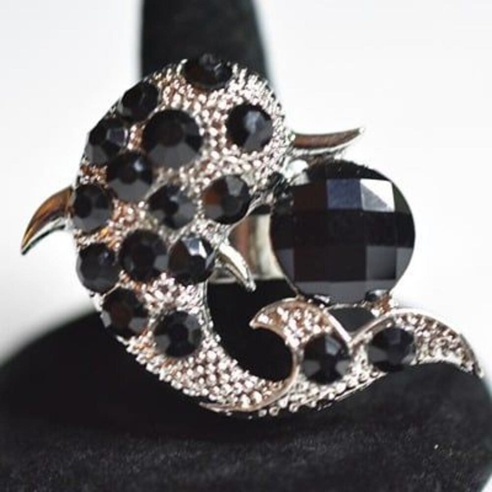 Bedazzled Fun Rhinestone Dolphin Silver Tone Cocktail Party Glam OSFA Ring